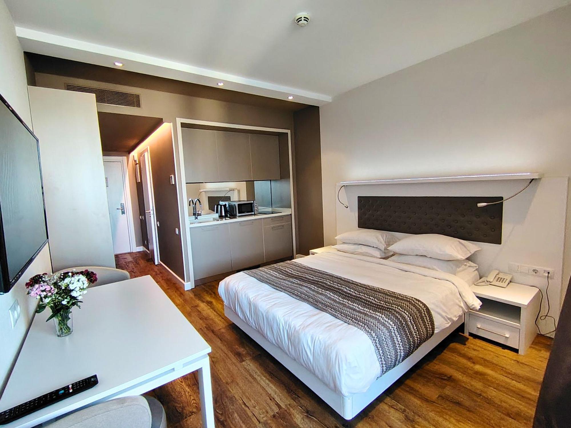 Zarya Apartment *